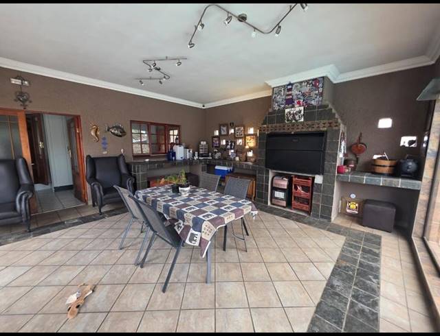 3 BEDROOM HOUSE FOR SALE IN BIRCHLEIGH
